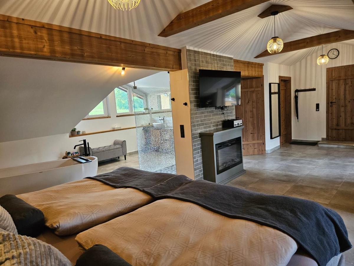 דירות Guggenthal Bauernhof-Loft Edtgut מראה חיצוני תמונה